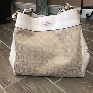COACH Lexy Shoulder Bag Light Khaki/Chalk
